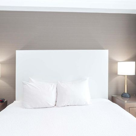Sandman Hotel Abbotsford Airport Zewnętrze zdjęcie