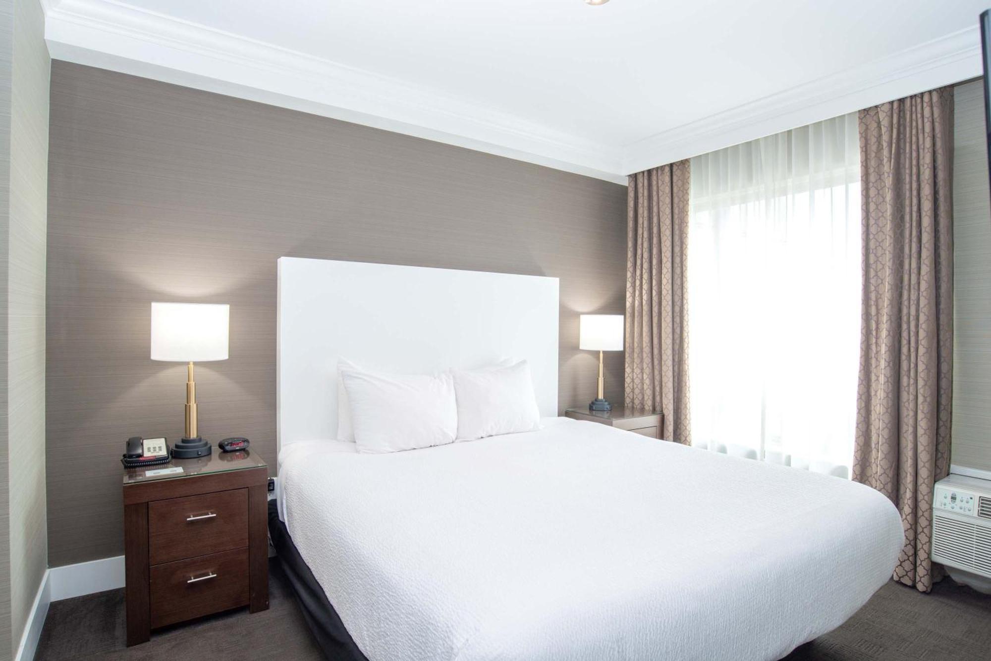 Sandman Hotel Abbotsford Airport Zewnętrze zdjęcie