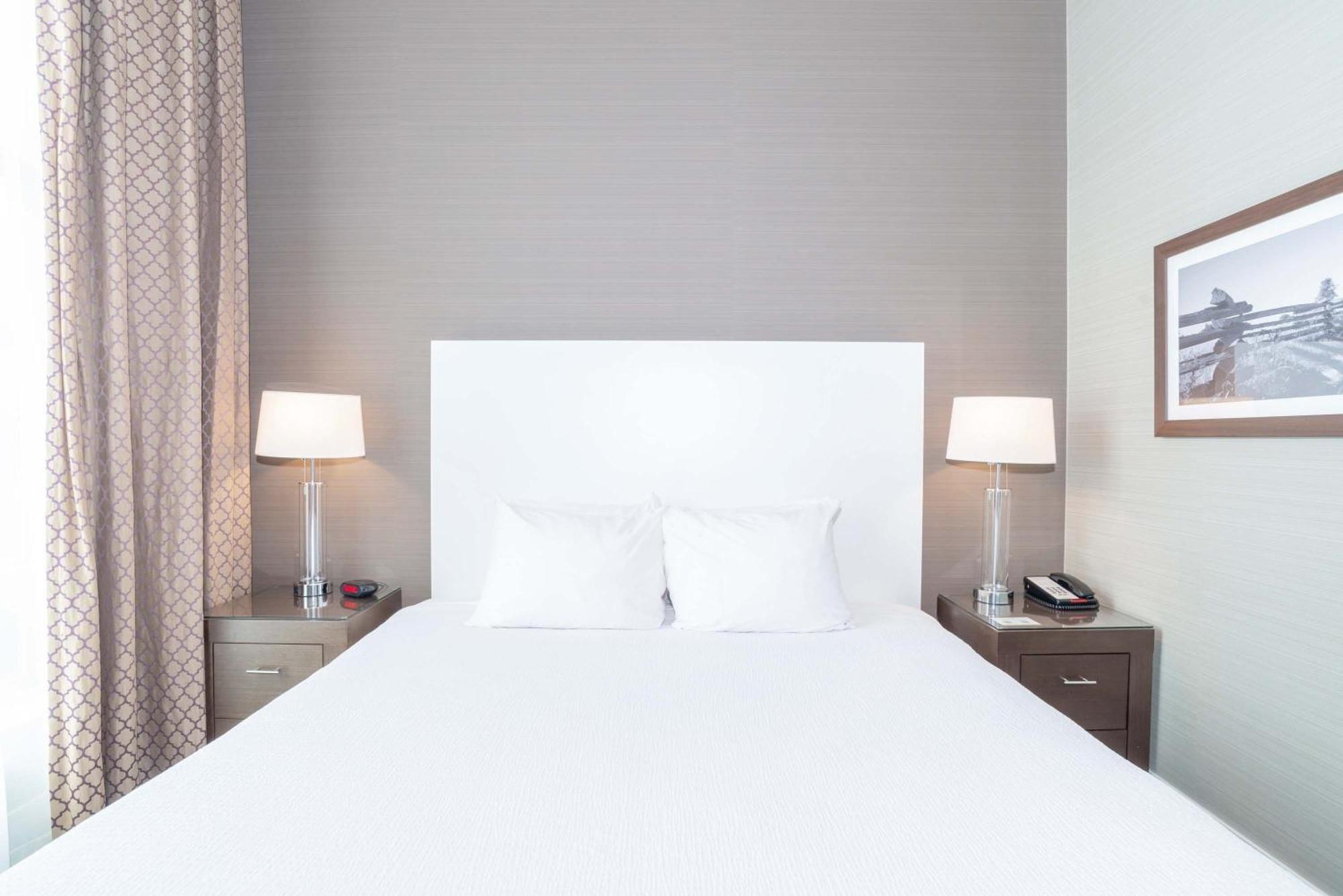 Sandman Hotel Abbotsford Airport Zewnętrze zdjęcie