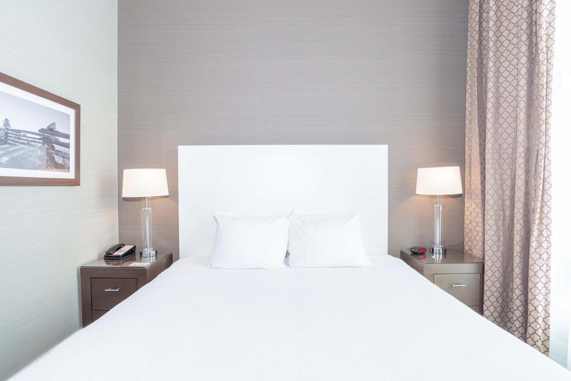 Sandman Hotel Abbotsford Airport Zewnętrze zdjęcie