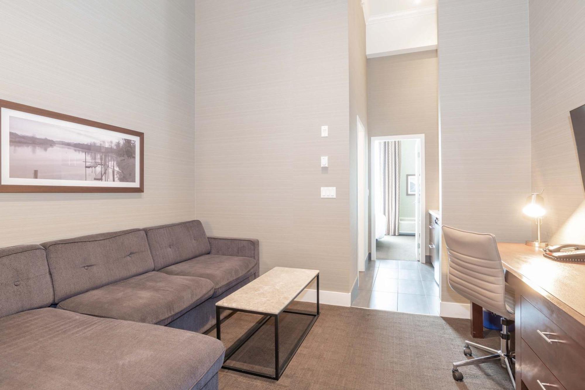 Sandman Hotel Abbotsford Airport Zewnętrze zdjęcie